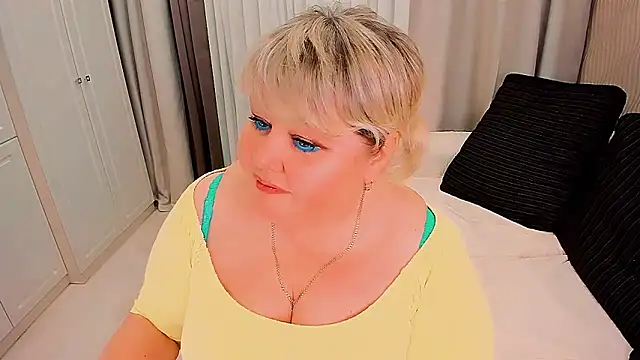 BIGTITSBBW webcam