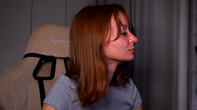 Liuba_Fox webcam