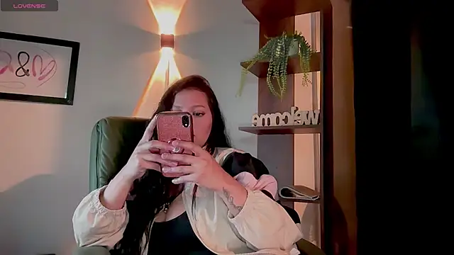 MarcellaGriffin webcam