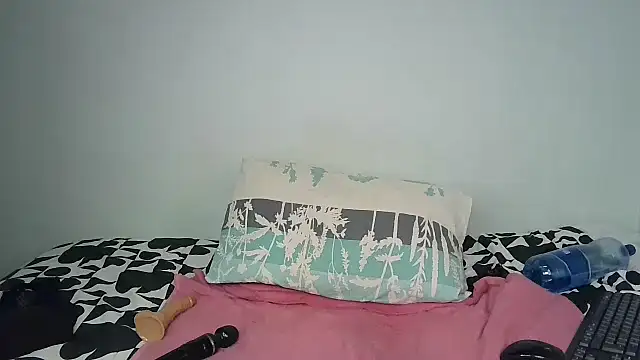 COCO__JUICY webcam