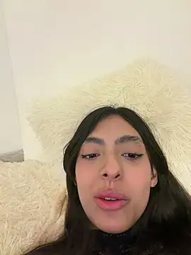 ZaraLuuv webcam