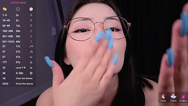 Momo_Ayase_