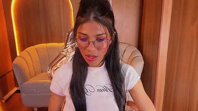 Alina_b_ webcam
