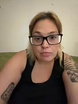 SecretRavenXO live cam
