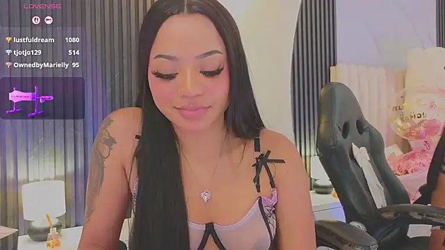 Madiee_Rhea webcam