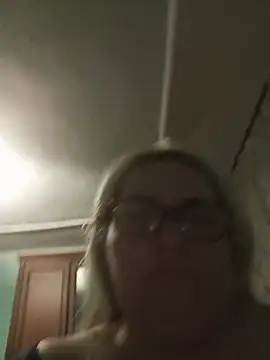 AureliaSky598 webcam