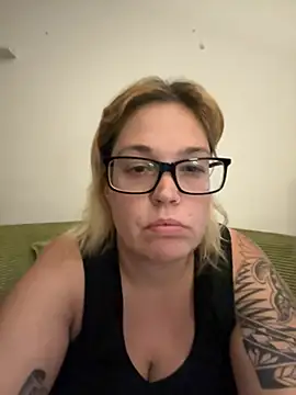 SecretRavenXO webcam