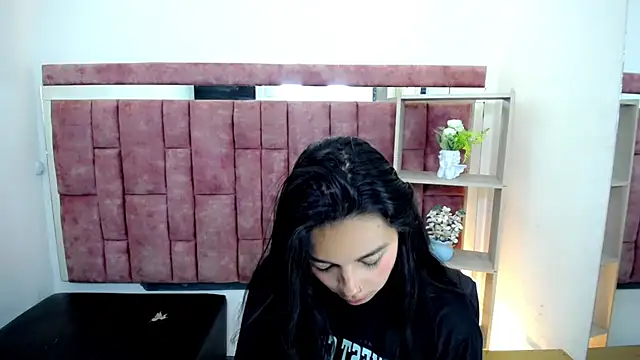 GiannaHott webcam