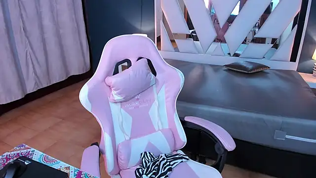 Danna_Petiite webcam