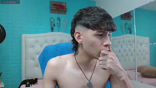 draxblade09 (M twink) - I show my snake
