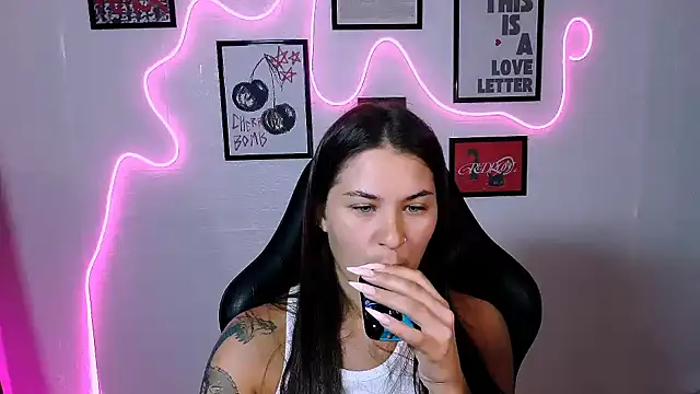 AlisaFrost webcam