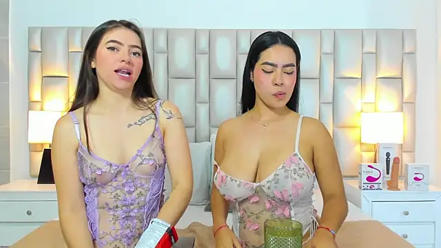 paola_katy_dicks webcam