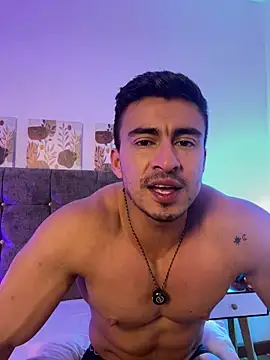chris_clarck (M young) - take off my brief😏😏🥵🍆🍑🔥
