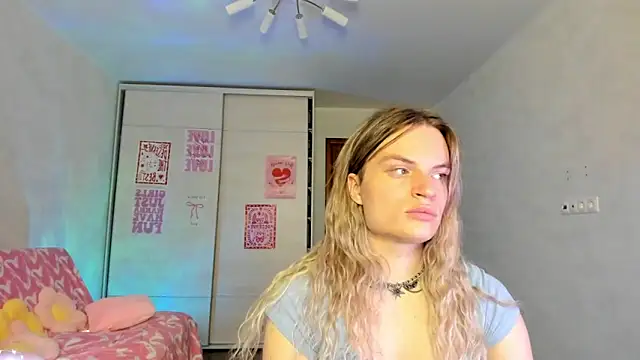 milliKira006 webcam