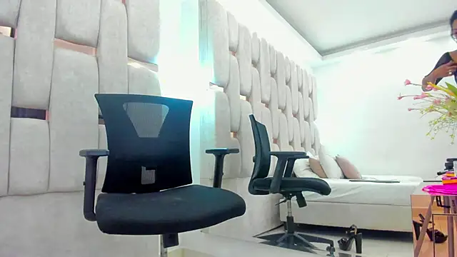 Maia_Clark520 webcam