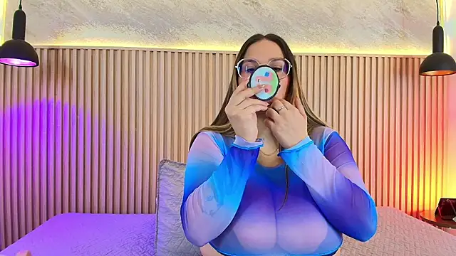 big_tits_in_your_face webcam