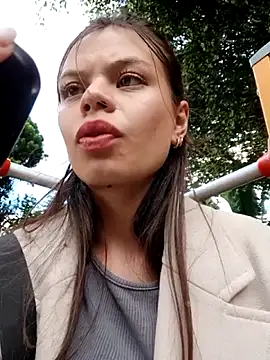 _Isabella-7 webcam