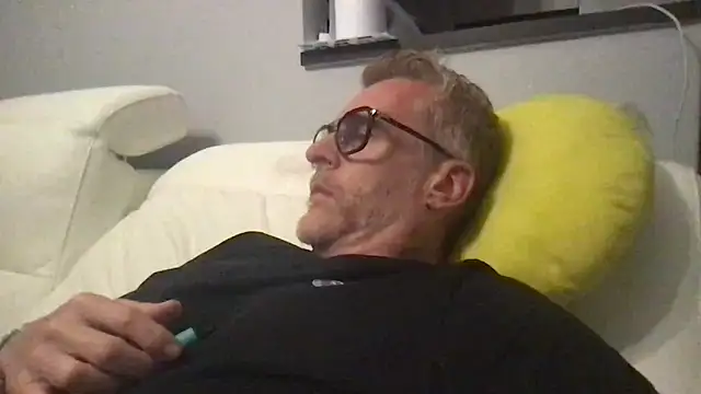 Axl_hot webcam