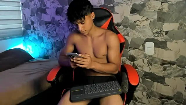 ZYZZ1312 webcam