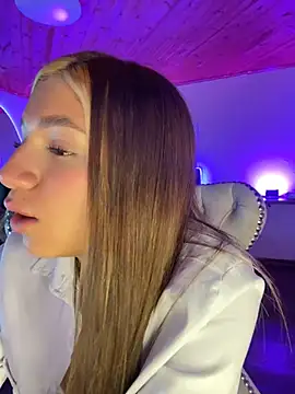 Isabella18_pink webcam