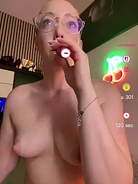lea-kirsch (F milf) - LT get 4 FUCKCLIPS