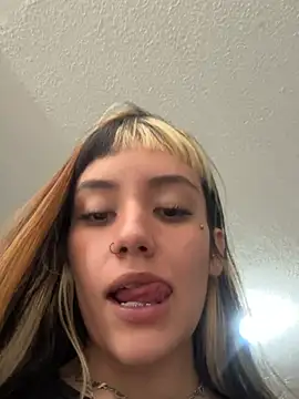 Sara_92 webcam