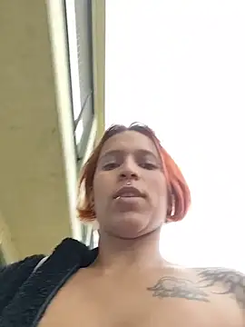 Mia_0-4 webcam
