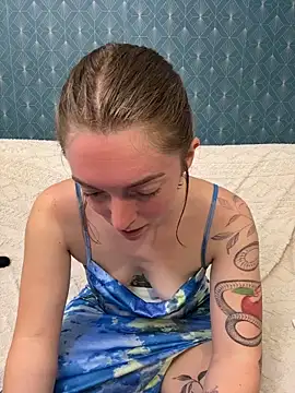 daisy_michto_officiel (F young) - SUCK FINGER + BOOBS
