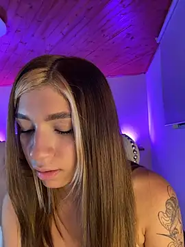 Isabella18_pink webcam