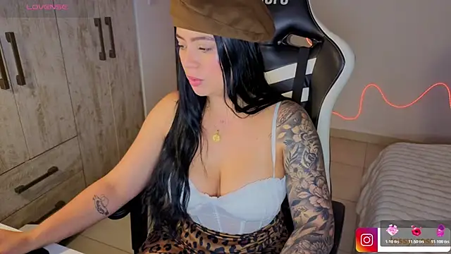 Victoryyy_ webcam