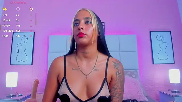 charlotte_kisss webcam