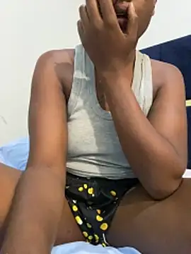 sis27 (F young) - 4 fingers in pu$$y💦🤍