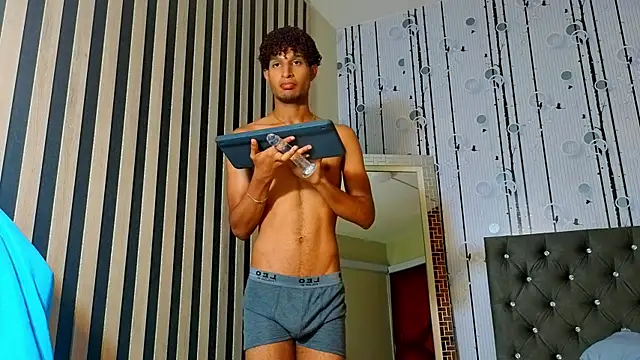 Alex_Bloom webcam