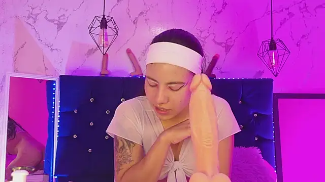 Dakotaa_Johnson webcam