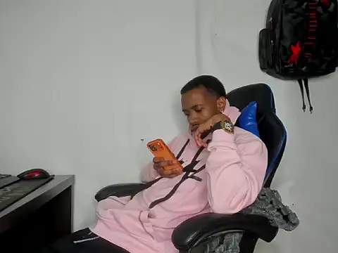 Kofi_exotic_2 webcam