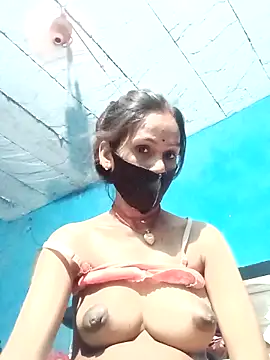 Nandani-758 webcam
