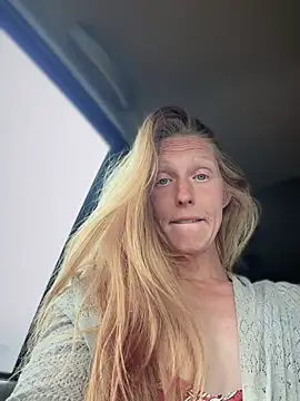 GoldenFlameGoddess live sex cam