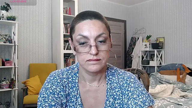 BloomingAllure webcam