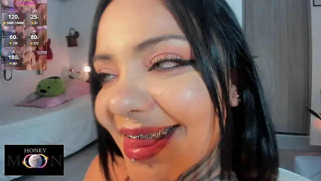 honey_mooon webcam