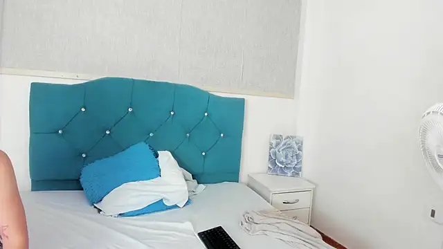 Miia_Velvett webcam