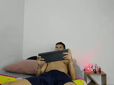 skoook_gray_ webcam