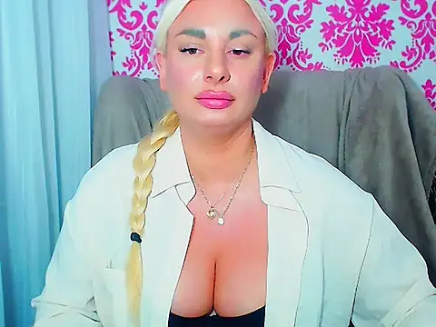 LuxuriaGoddess webcam