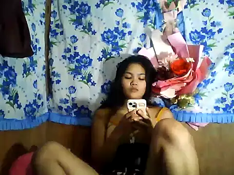 PinaySkinnyJust18 webcam