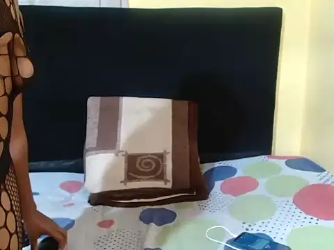 HoneyDrips19 webcam