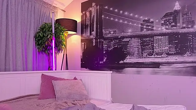 JulyMilky live cam