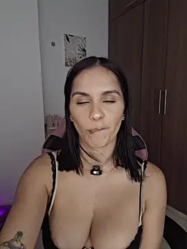 heyshaa - Heyshaa's free webcam - UK Sex Cams