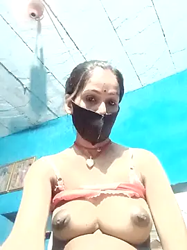 Nandani-758 webcam