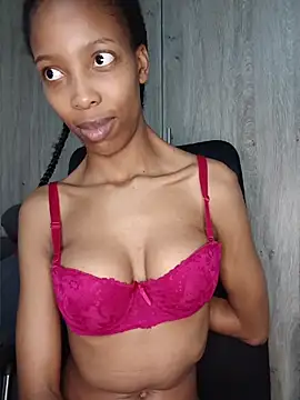 MsParisSmith webcam