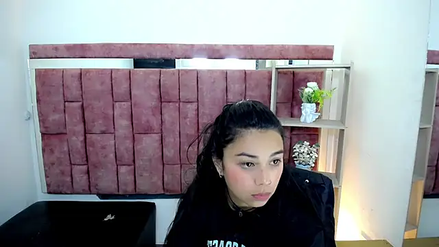 GiannaHott webcam