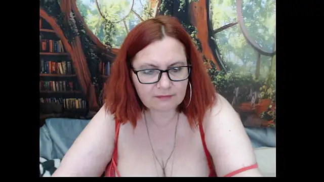 PlayfullMature webcam